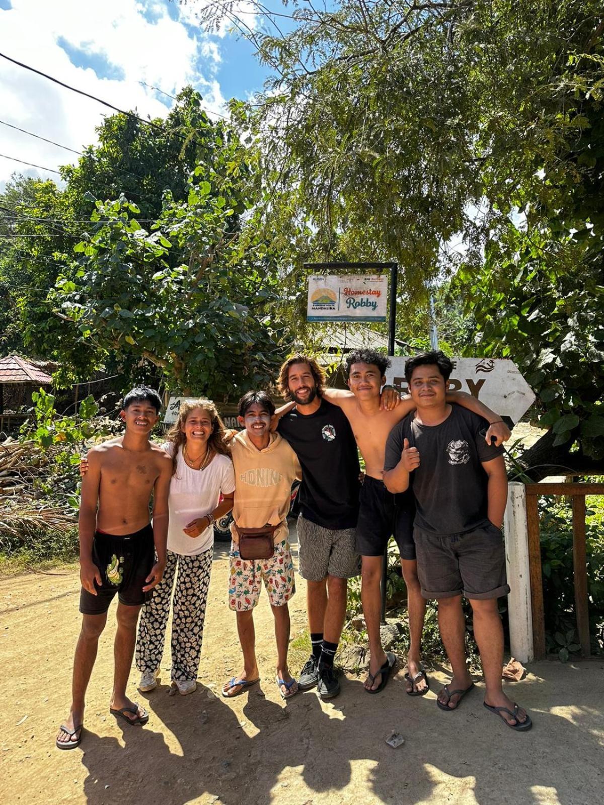Roby Homestay Kuta  Exterior foto