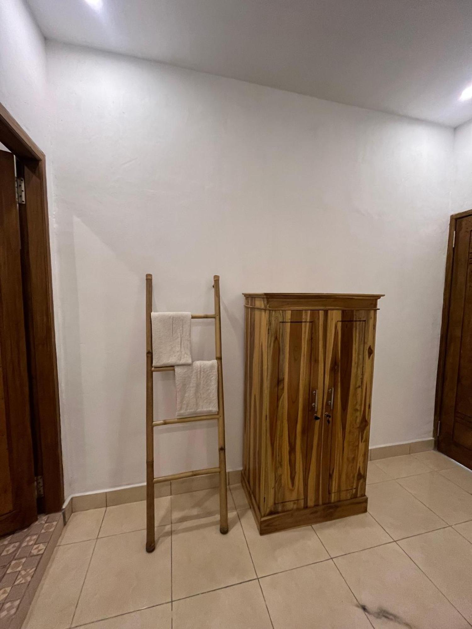 Roby Homestay Kuta  Zimmer foto