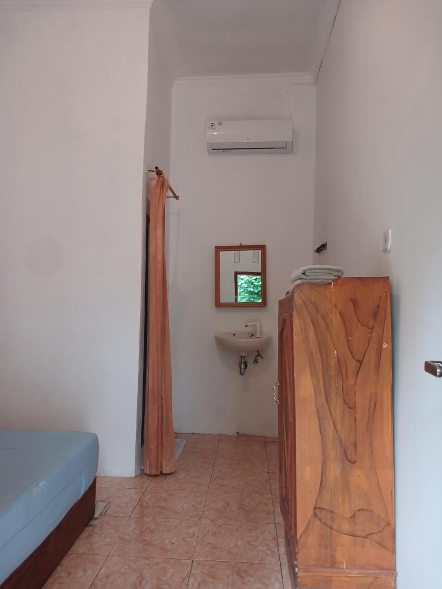 Roby Homestay Kuta  Zimmer foto