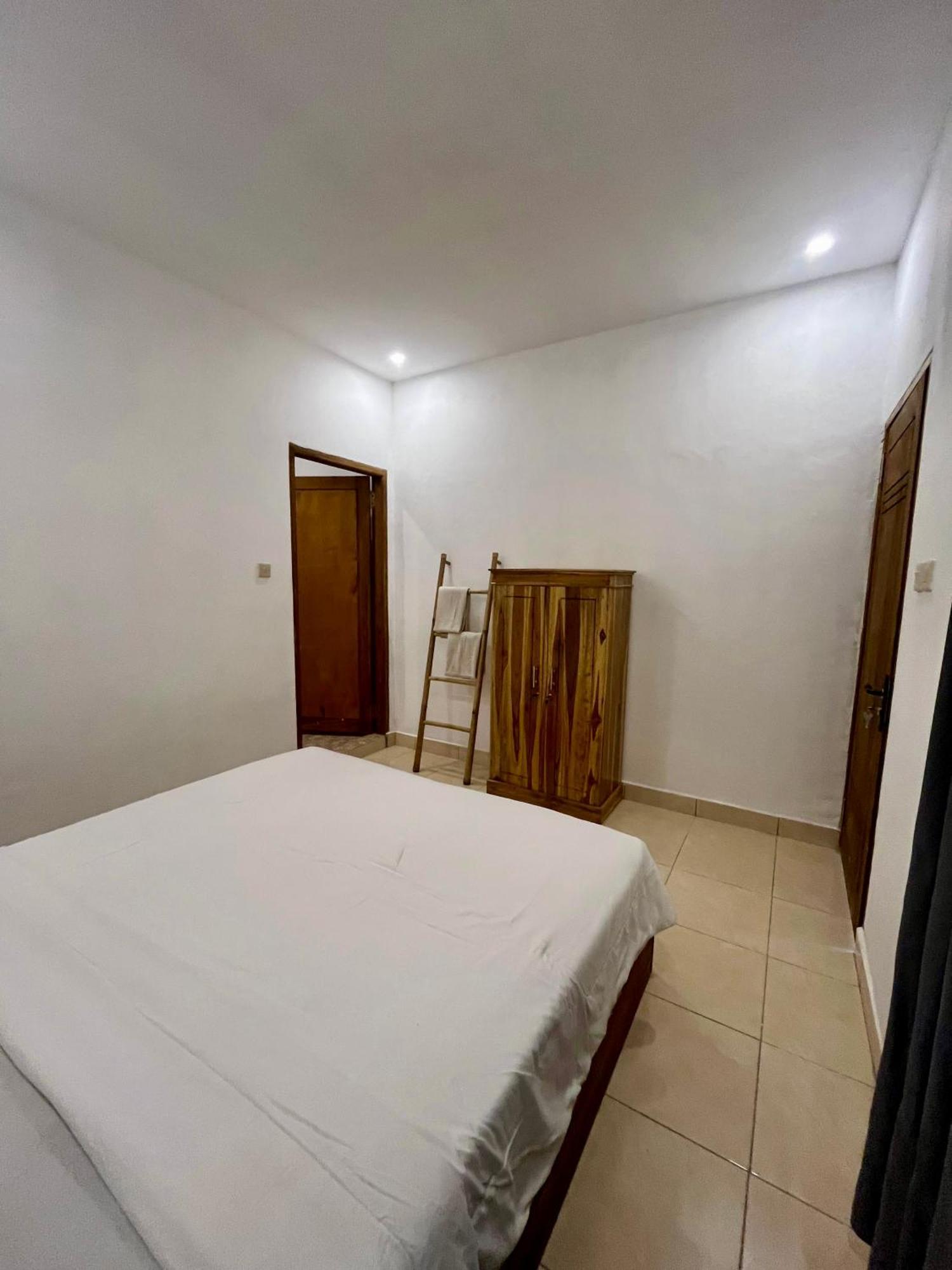 Roby Homestay Kuta  Exterior foto