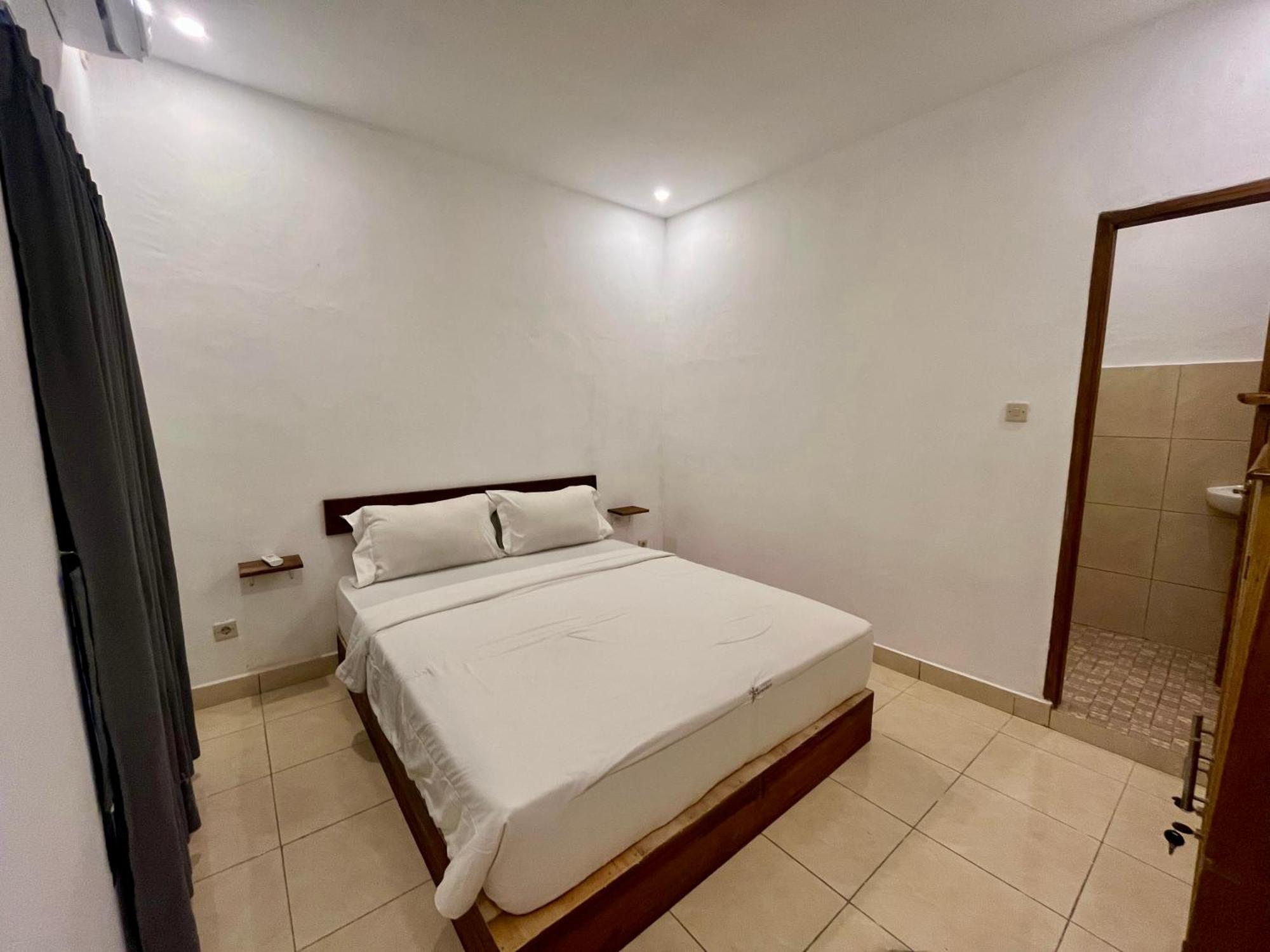 Roby Homestay Kuta  Exterior foto
