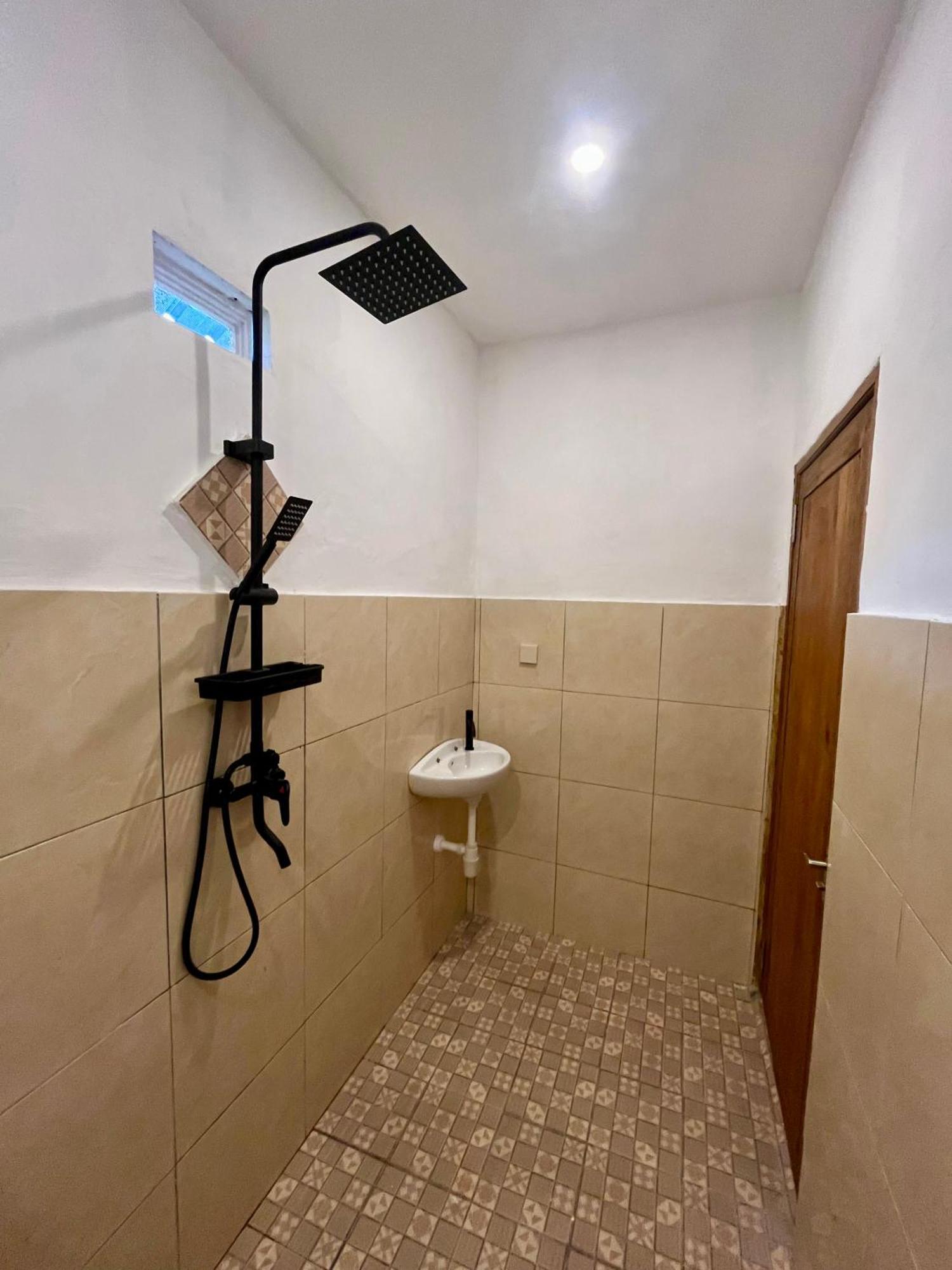 Roby Homestay Kuta  Exterior foto
